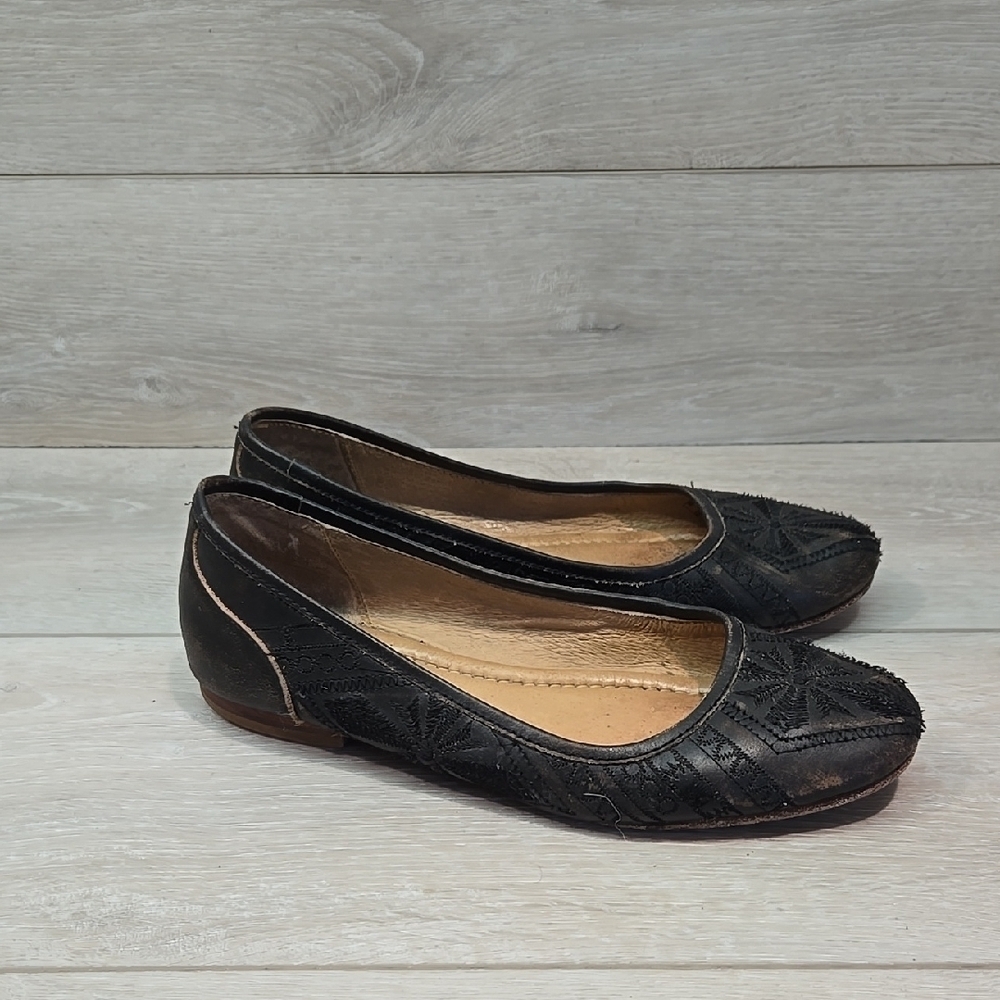 Musse & Cloud Black Leather Women's Flats Loafer Slip On Shoes Sz 8